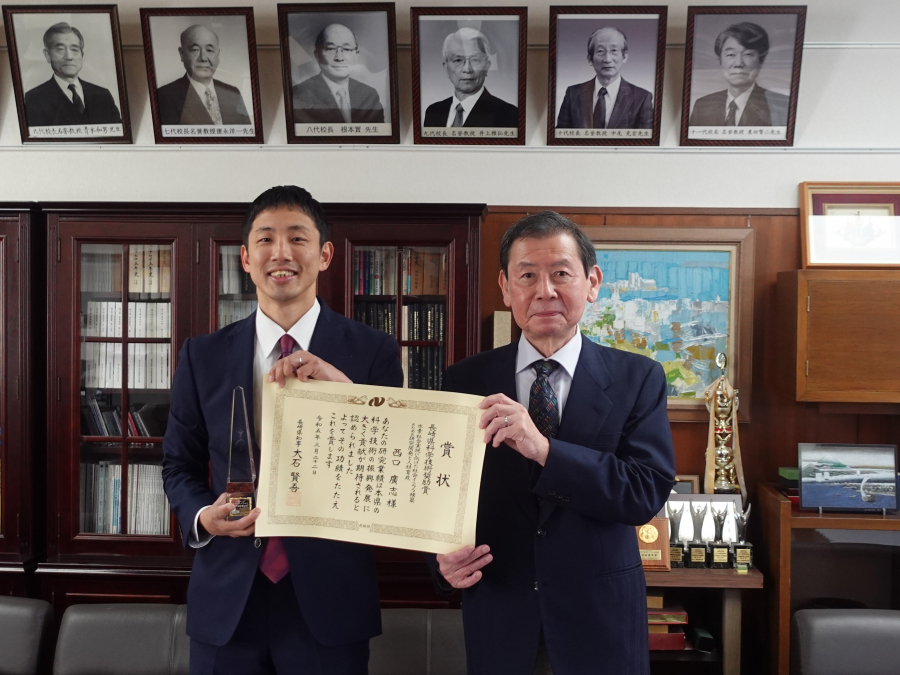 校長と西口准教授の2ショット写真